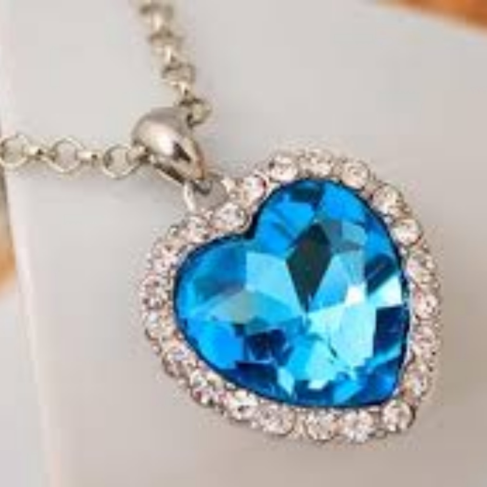 Ocean Crystal Pendant Heart Silver Chain Necklace - Picture 4 of 4